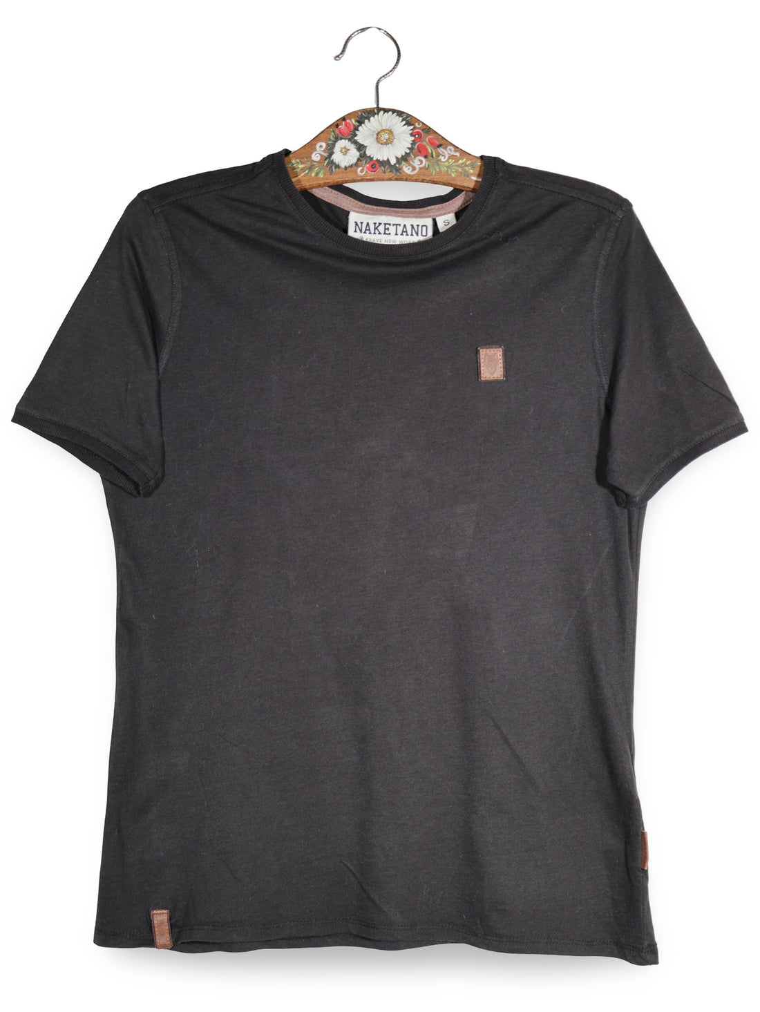 Tricou Naketano negru mărime S vedere din față second-hand premium