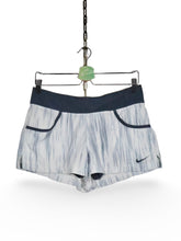 Pantaloni scurti Nike - marimea M - Femei