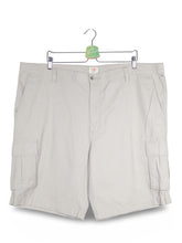 Pantaloni scurti Dockers bej deschis mărime 4XL+ vedere din față second-hand premium