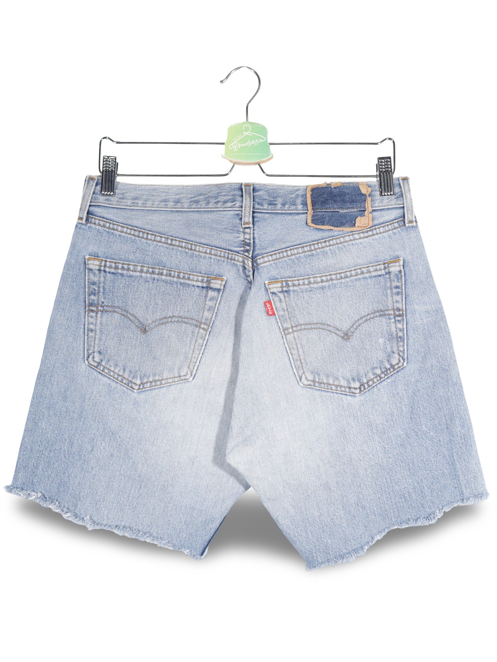 Blugi scurti Levi's albastru deschis mărime S detaliu material și croială second-hand premium