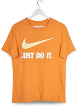 Tricou NIKE portocaliu mărime M vedere din față second-hand premium