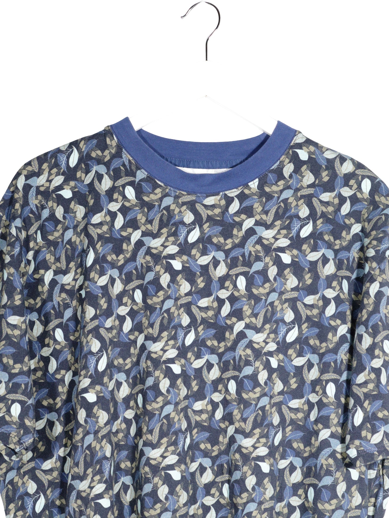 Tricou Marc O'Polo bleumarin cu imprimeu vegetal bej, alb si albastru mărime XXL detaliu material și croială second-hand…