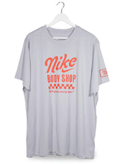 Tricou Nike gri deschis mărime XL vedere din față second-hand premium