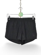 Pantaloni scurti Nike - marimea S - Femei