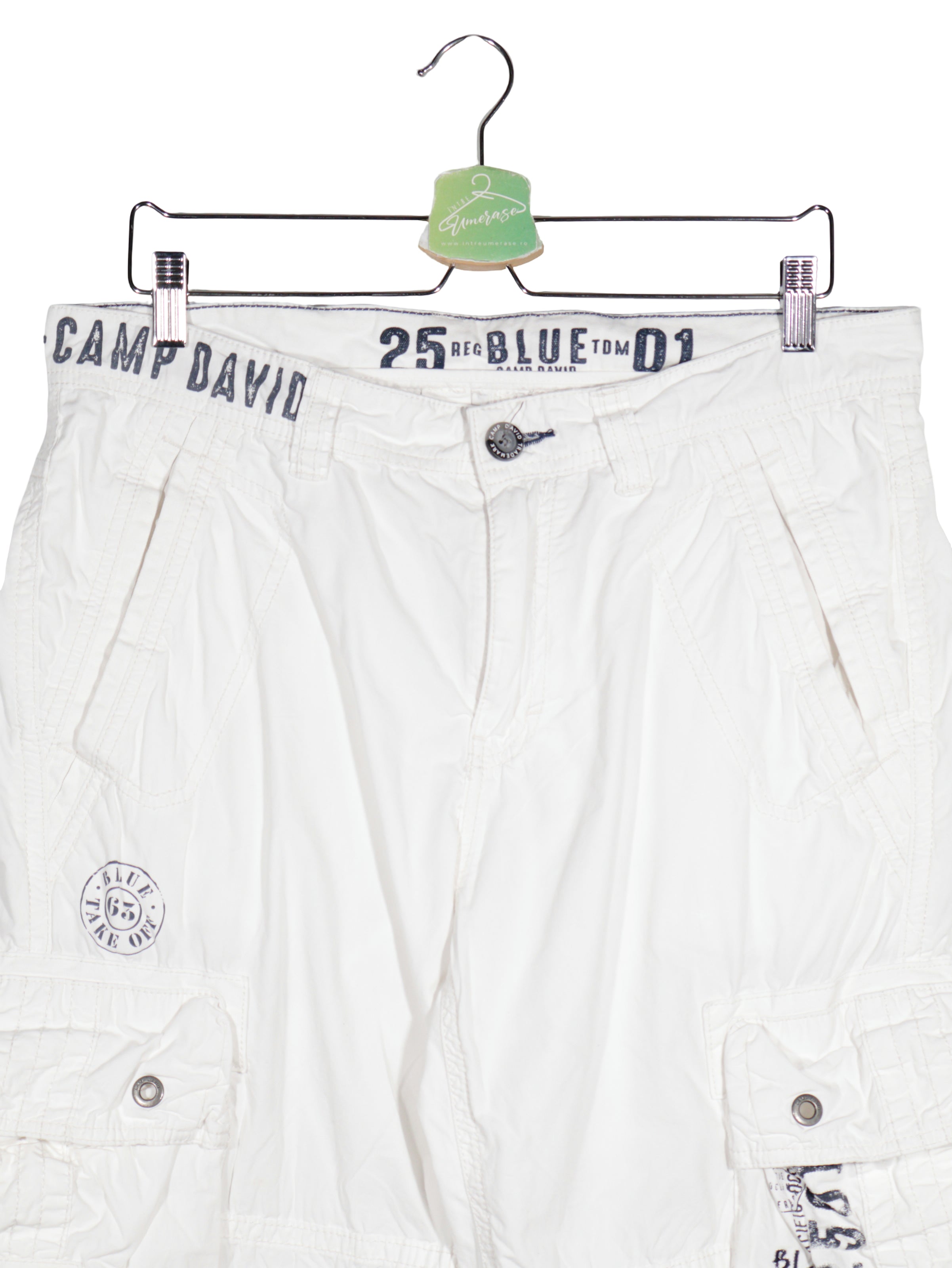 Pantaloni scurti Camp David alb mărime L detaliu material și croială second-hand premium