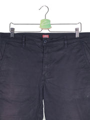 Pantaloni scurti Levi's bleumarin inchis mărime M detaliu material și croială second-hand premium