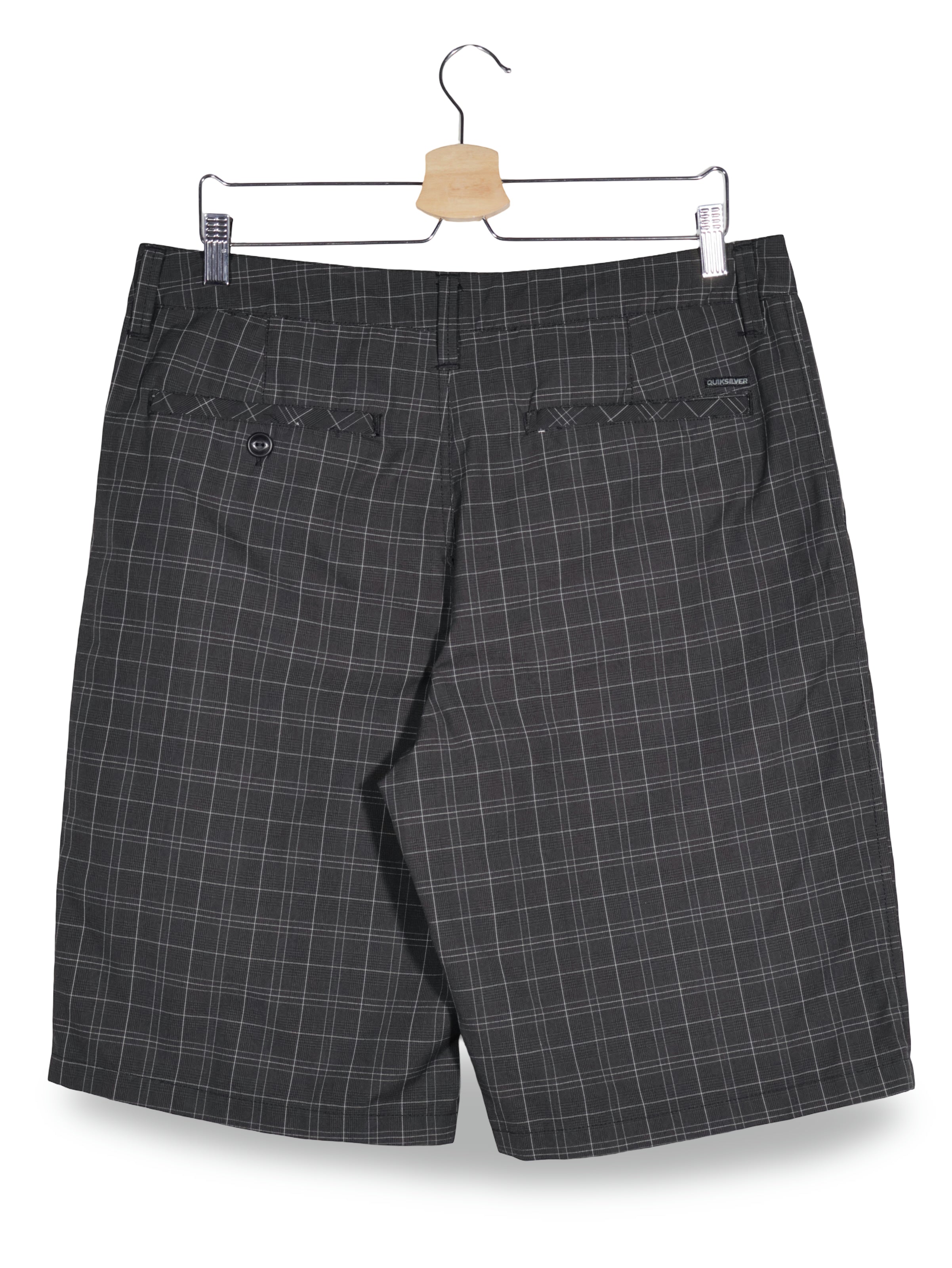Pantaloni scurti Quiksilver negru mărime M vedere din spate second-hand premium