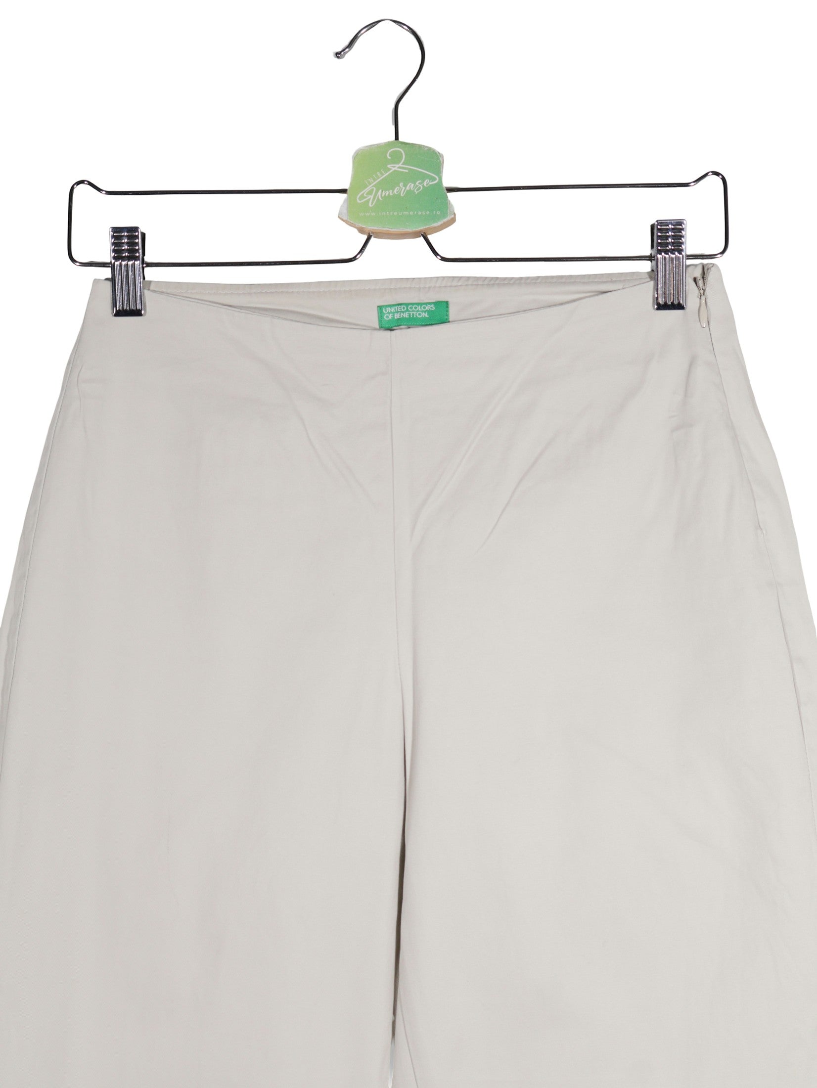 Pantaloni United Colors of Benetton bej deschis mărime M detaliu material și croială second-hand premium