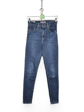 Blugi Levi's - marimea M W28 - Femei