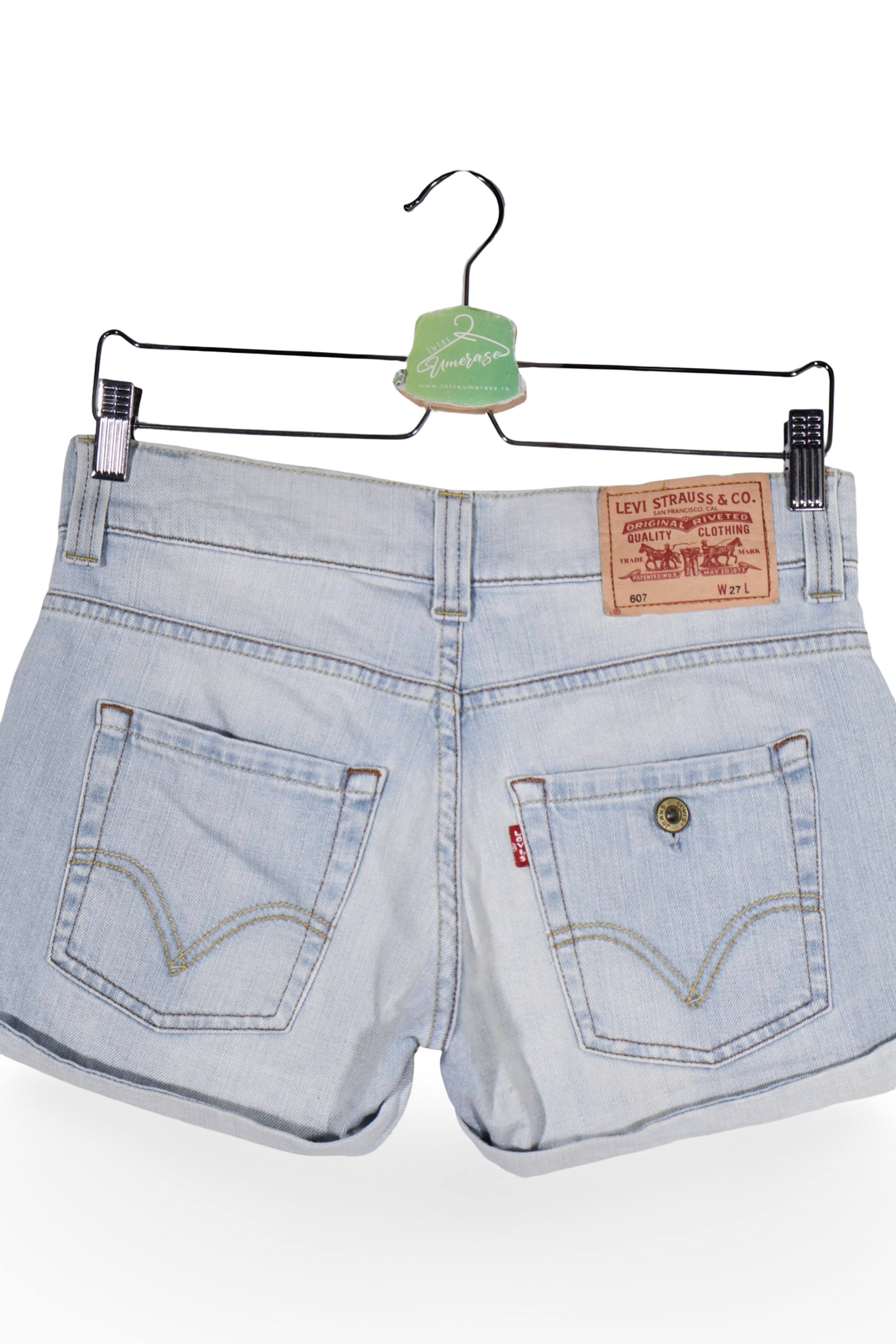Blugi scurți - Levi's albaștri deschiși cu croială scurtă răsucită – M – Femei - spate