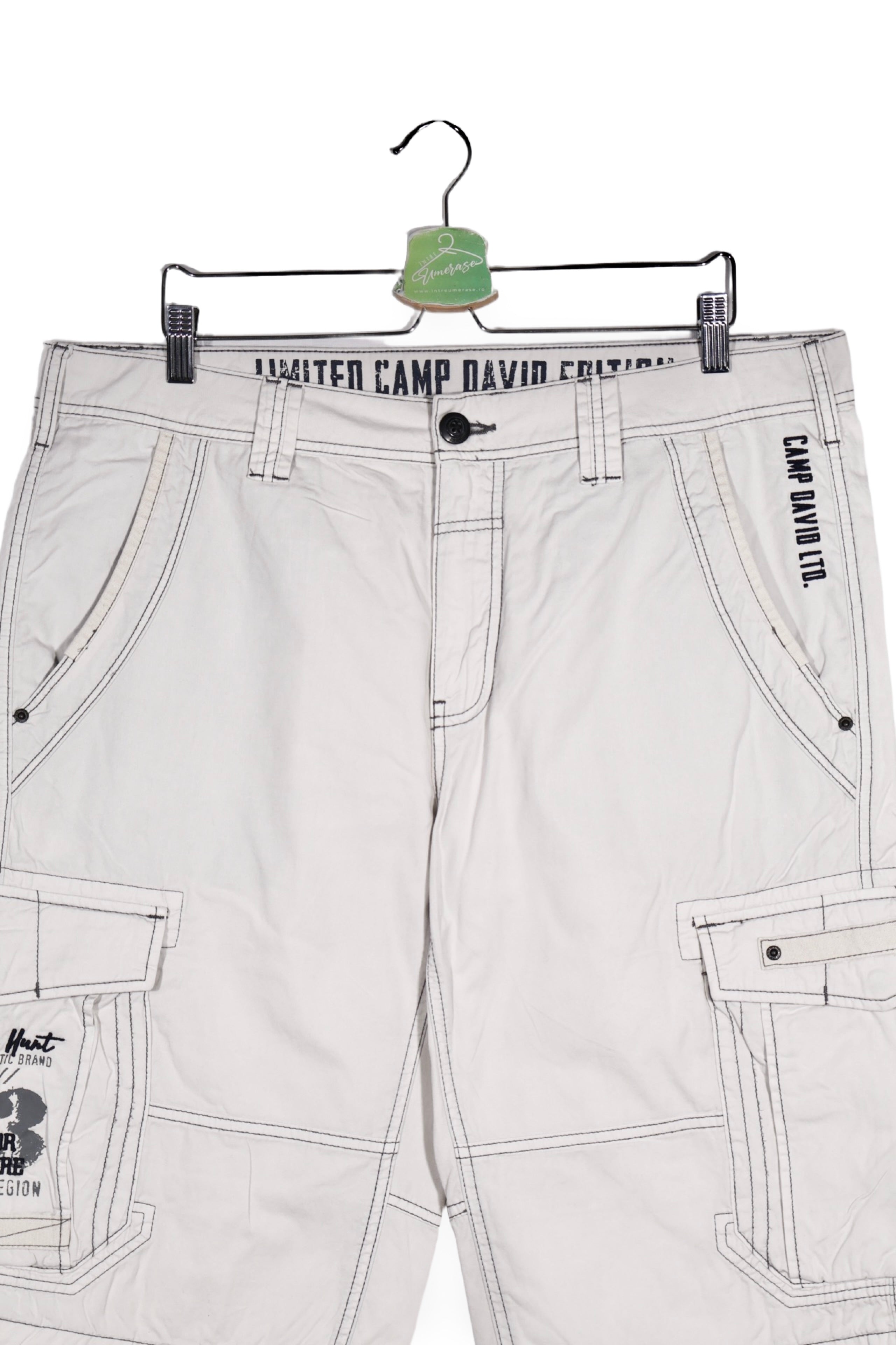 Pantaloni scurți - Camp David alb din bumbac cu buzunare cargo – XL – Bărbați - detaliu