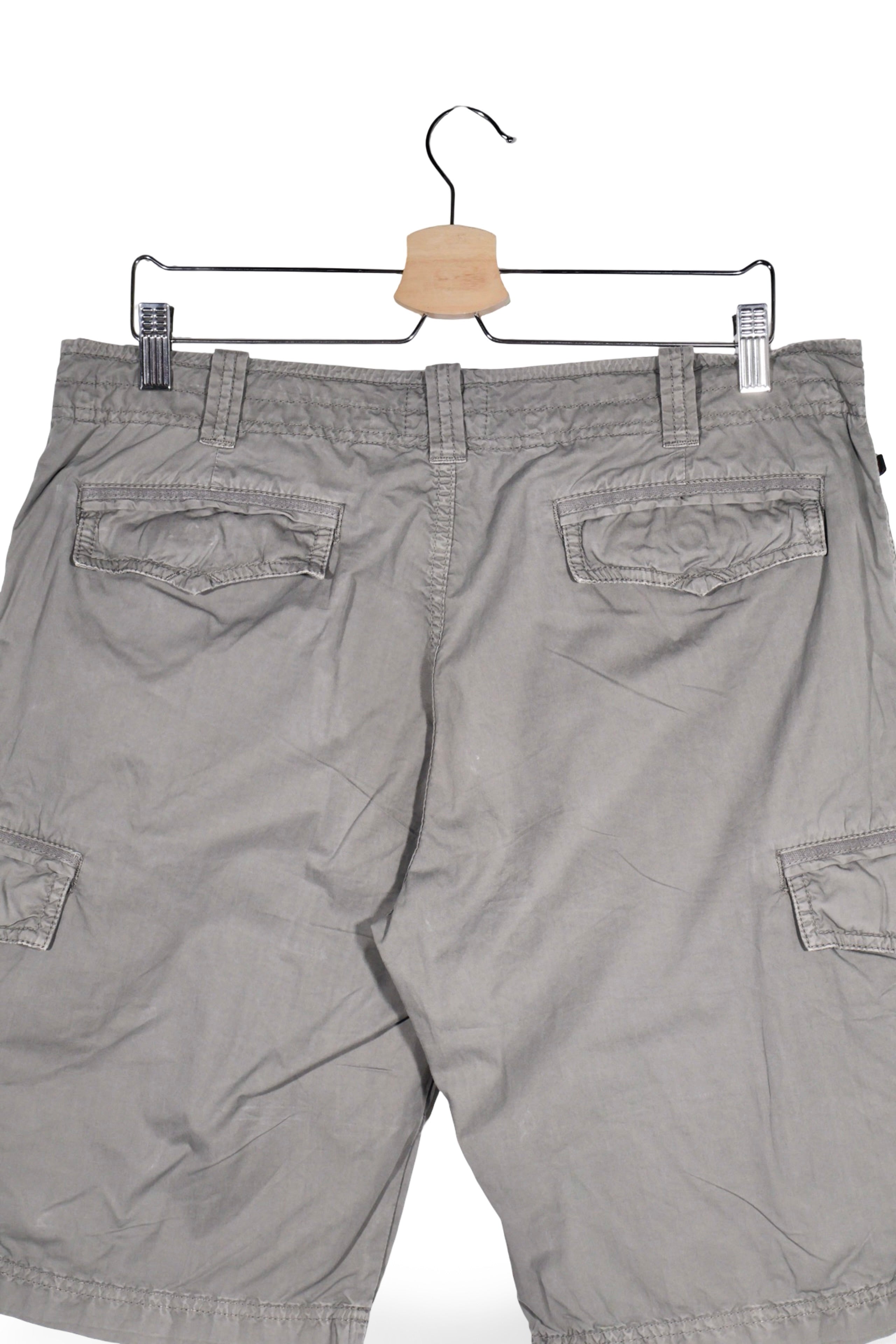 Pantaloni scurți - Bugatti gri din bumbac cu buzunare cargo – L – Bărbați - spate