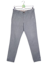 Pantaloni JACK&JONES gri mărime M vedere din față second-hand premium
