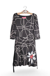 Rochie - Desigual neagra cu imprimeu grafic si accente rosii – L – Femei - fata