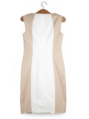 Rochie Jake's bej si alb mărime S vedere din spate second-hand premium