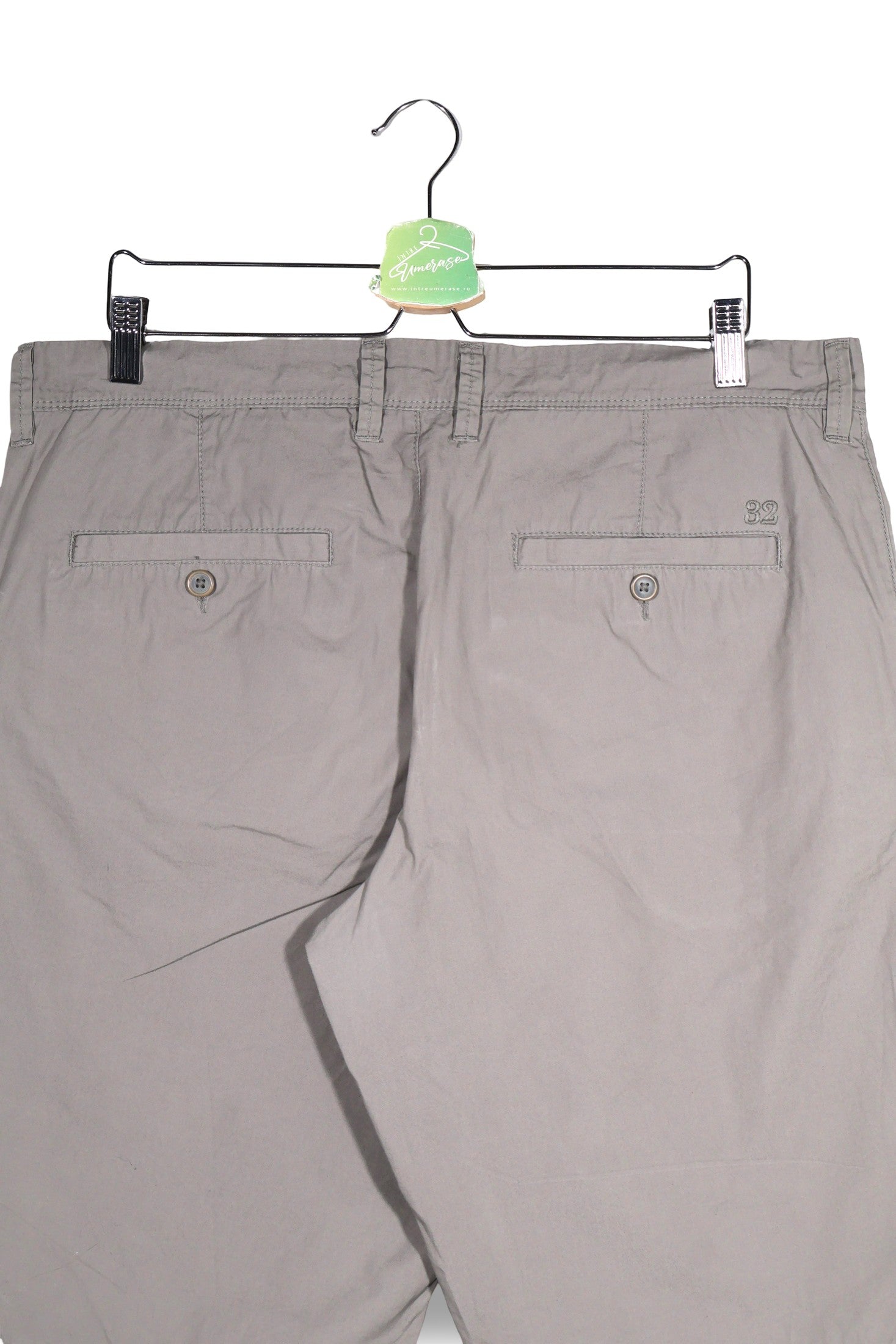 Pantaloni scurti Mustang gri mărime L detaliu material și croială second-hand premium