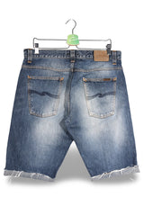 Blugi scurti Nudie Jeans albastru denim spălat mărime L vedere din spate second-hand premium