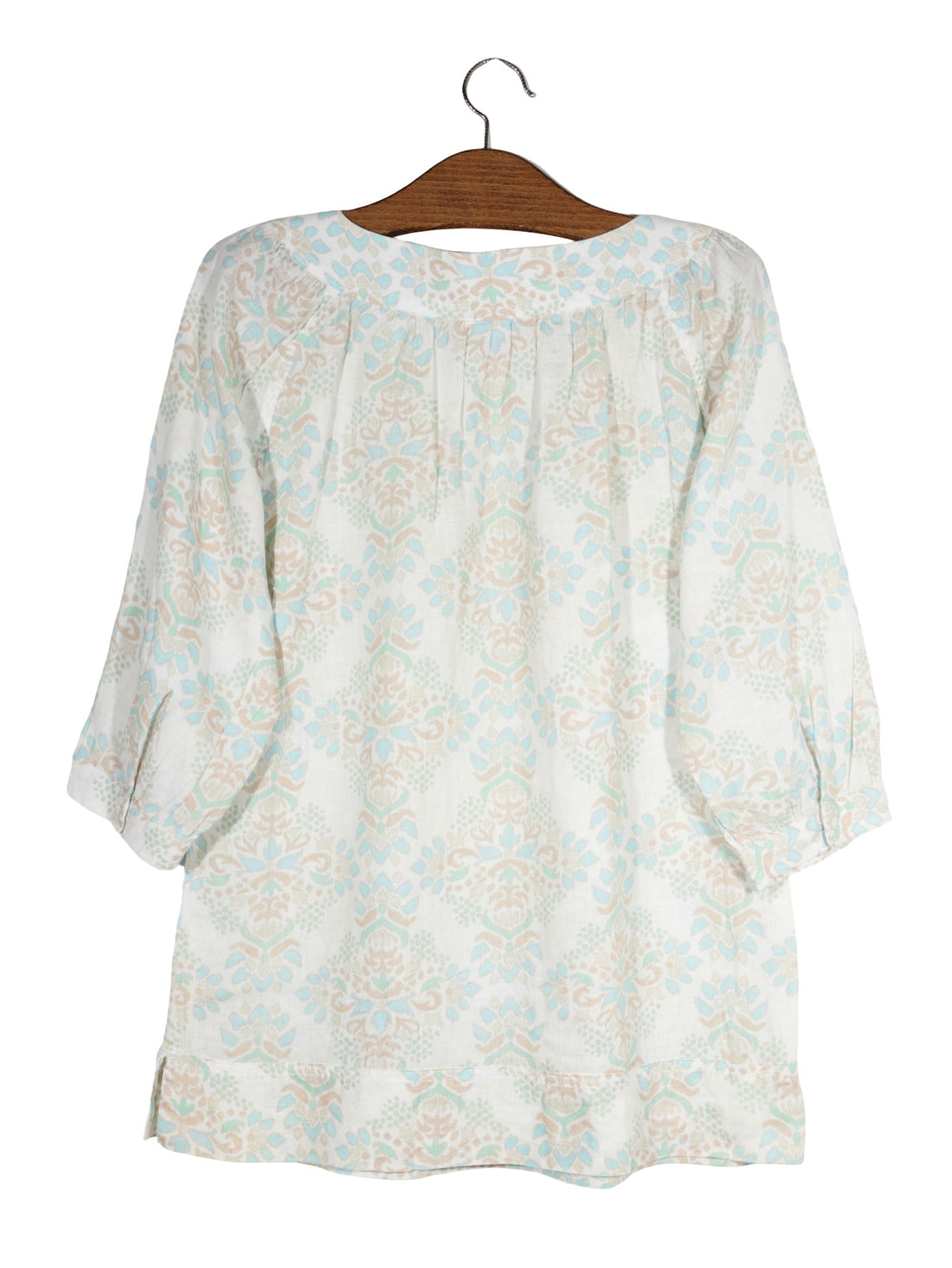 Camasa Lands' End alb cu imprimeu pastel bleu, bej si verde mărime M vedere din spate second-hand premium