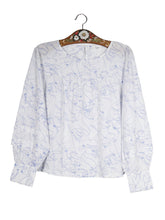 Bluza Marc O'Polo DENIM alb cu imprimeu albastru deschis mărime L vedere din față second-hand premium