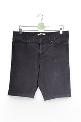 Blugi scurți - Levi's negri spalaciti din denim elastic – XL – Femei - fata