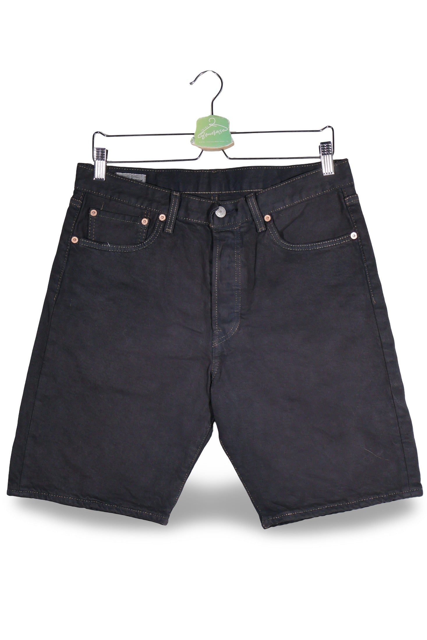 Blugi scurti Levi's negru mărime S vedere din față second-hand premium