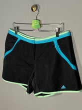 Pantaloni scurti Adidas - marimea XL