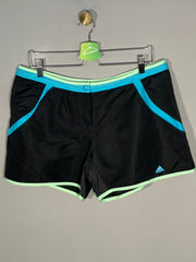 Pantaloni scurti Adidas - marimea XL