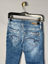 Blugi Mavi - marimea W25/L34 - Femei - Intre Umerase