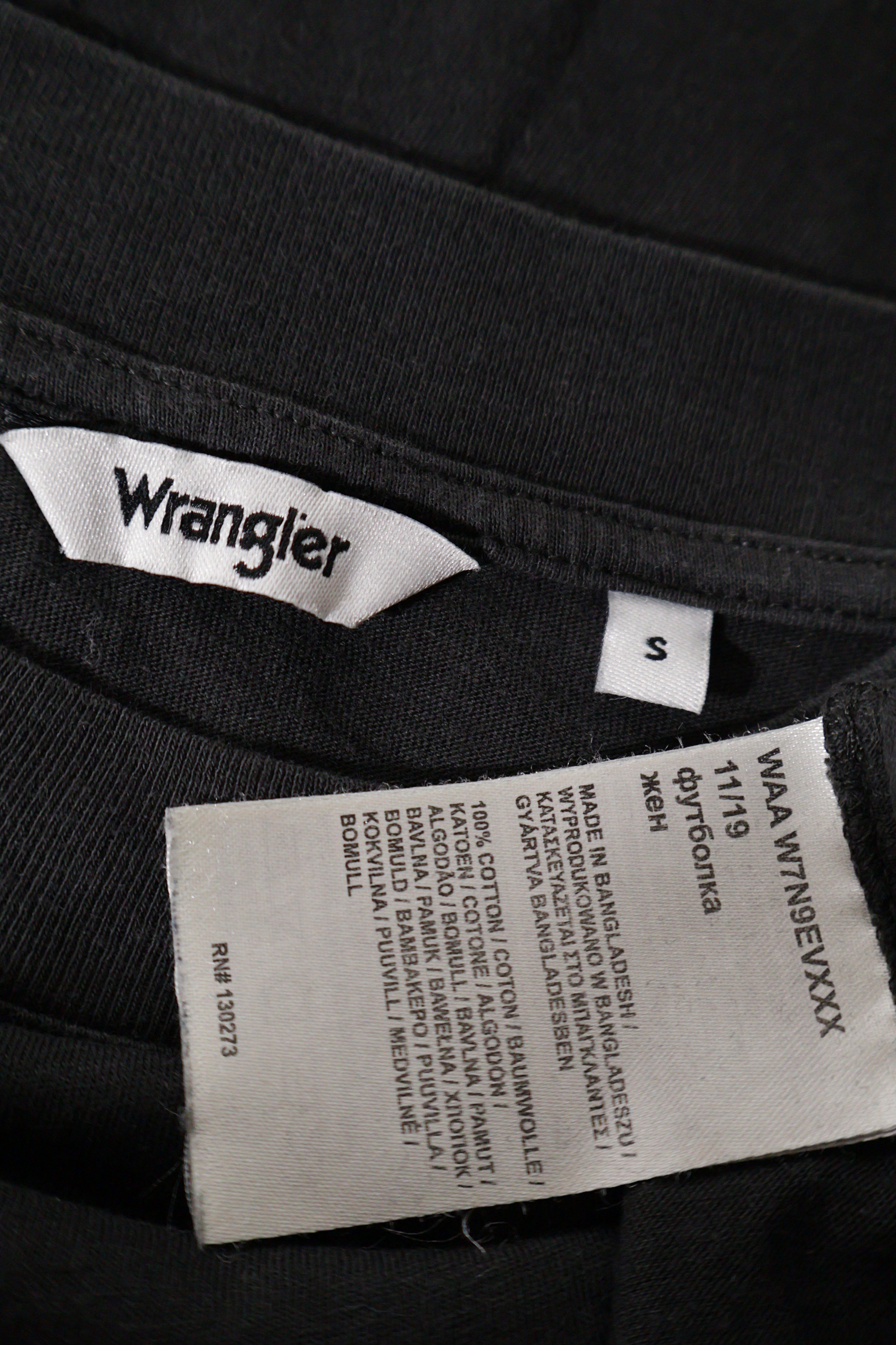 Eticheta marime si compozitie (rotita dreapta) - Tricou - Wrangler negru cu dungi multicolore pe maneca – S – Femei