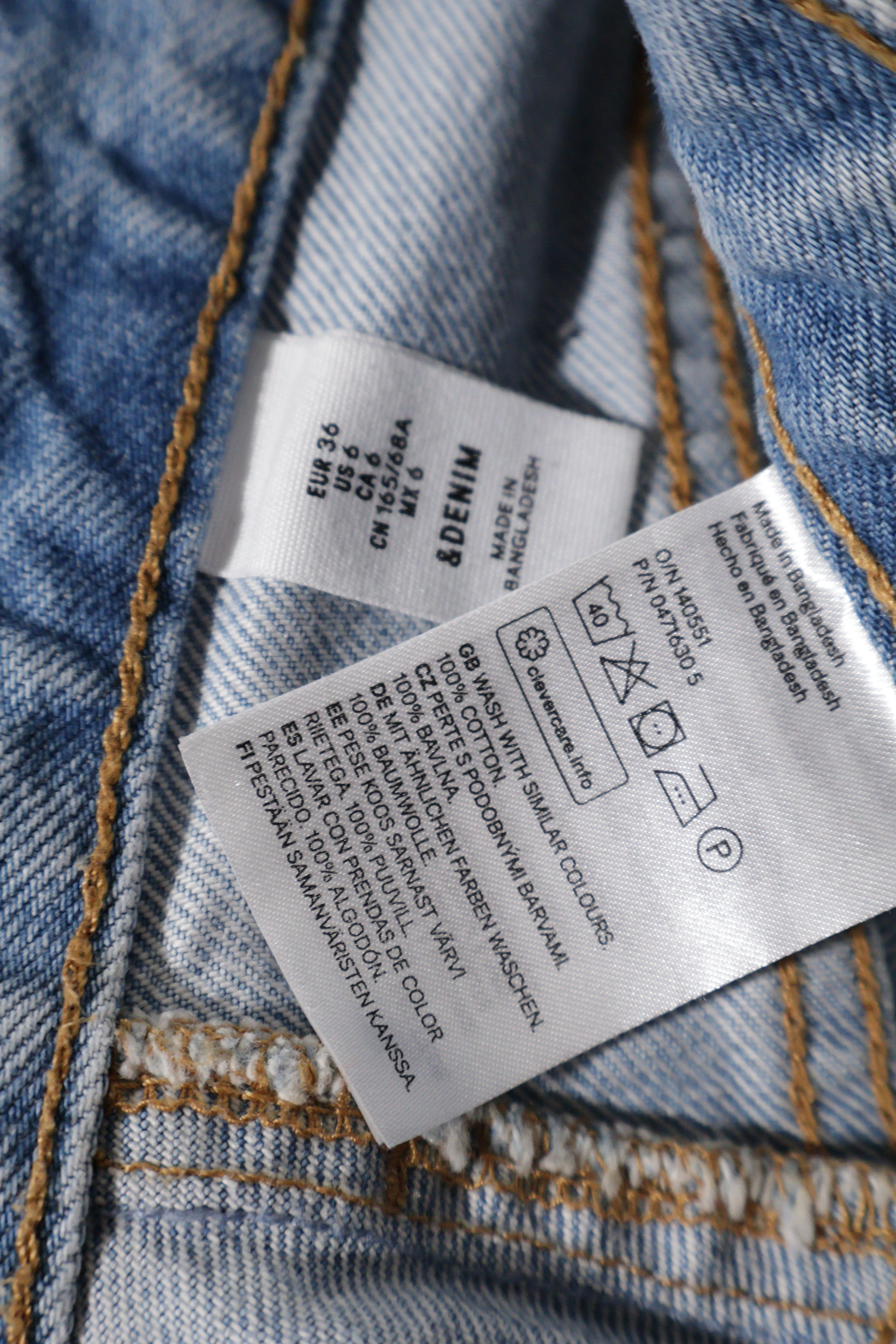 Eticheta marime si compozitie (rotita dreapta) - Fustă - H&M denim albastru deschis cu spalare decolorata – S – Femei