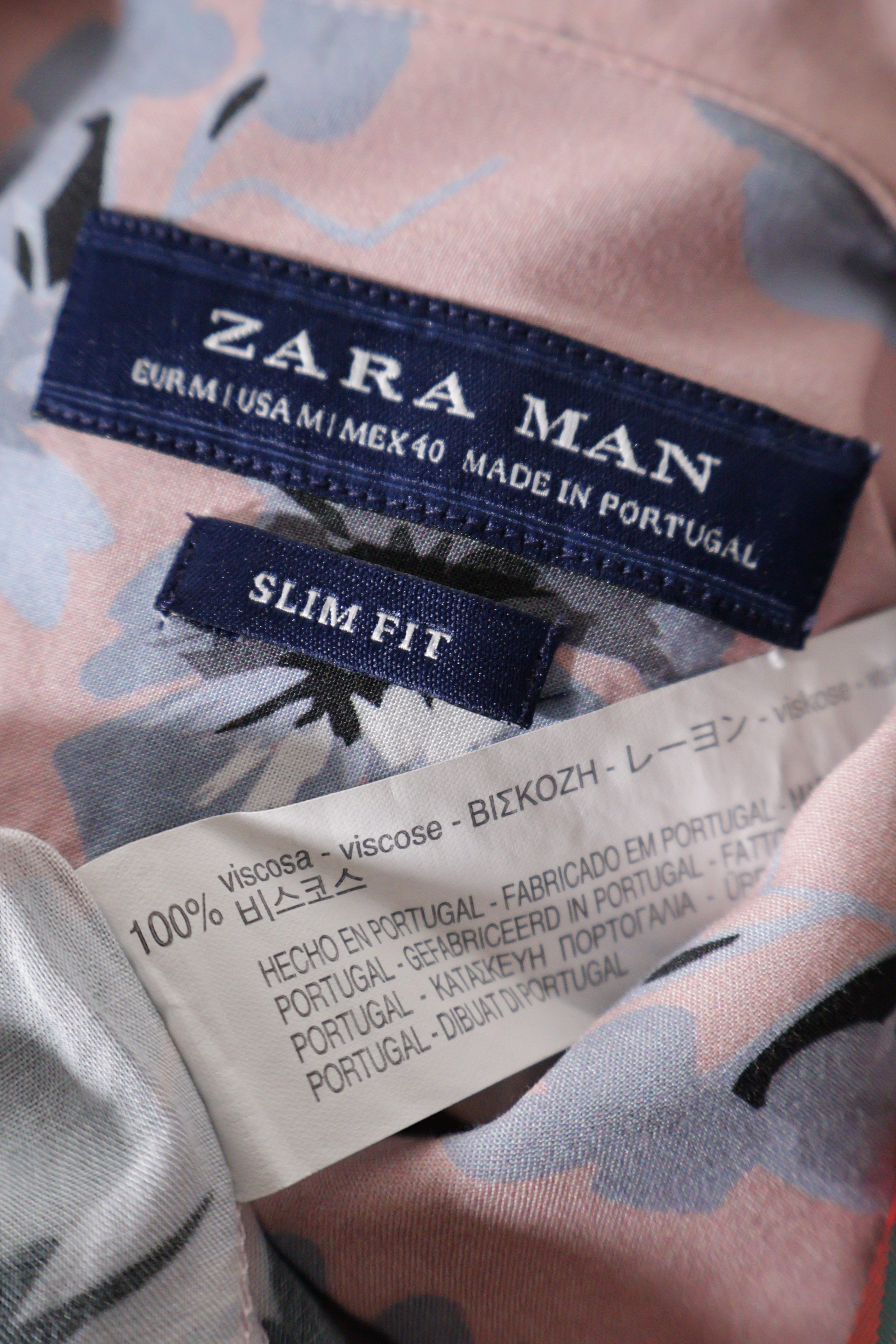 Eticheta marime si compozitie (rotita dreapta) - Cămașă - Zara camasa slim fit florală din viscoză – M – Bărbați