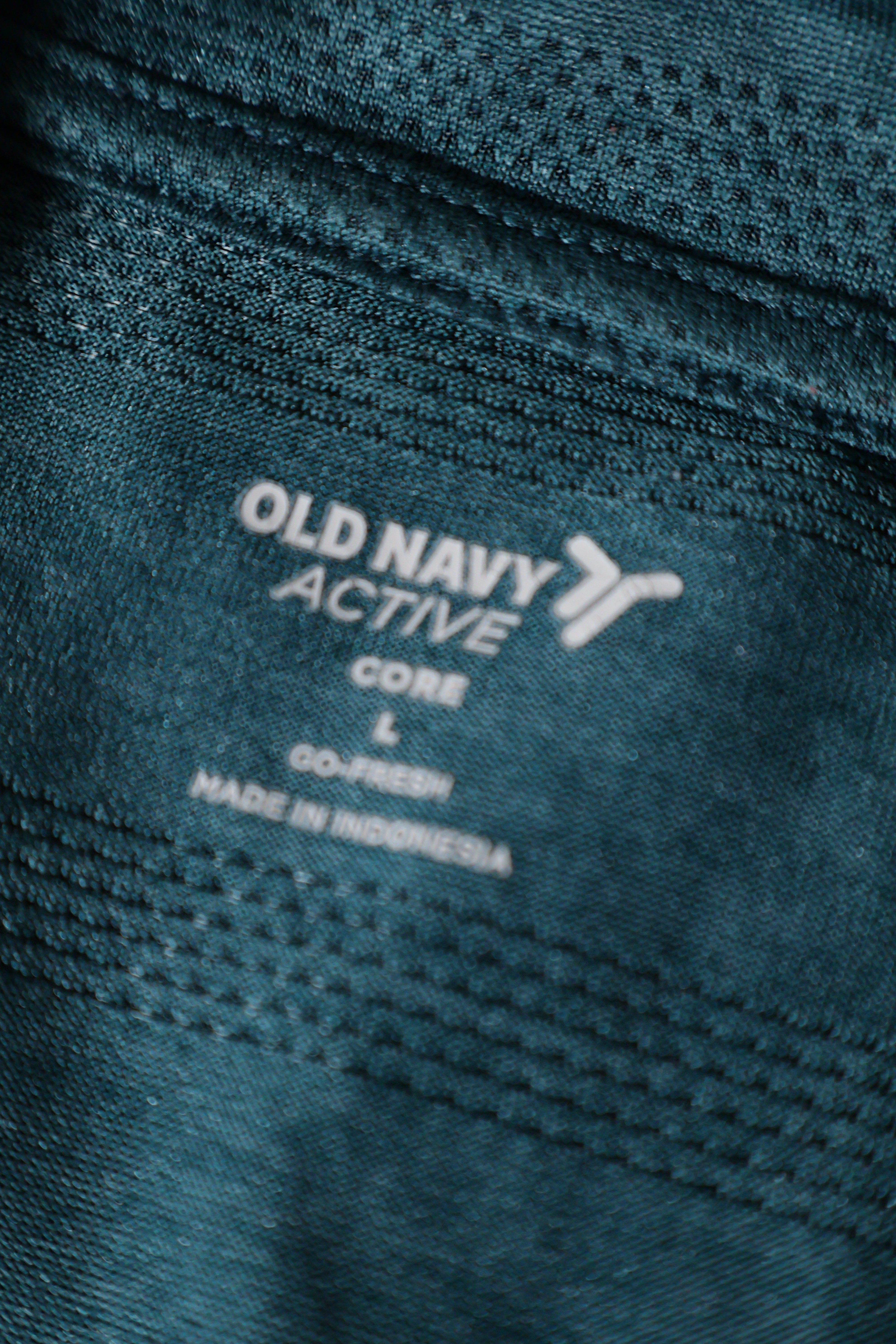 Eticheta marime si compozitie (rotita dreapta) - Tricou - Old Navy albastru petrol cu textură discretă – L – Bărbați