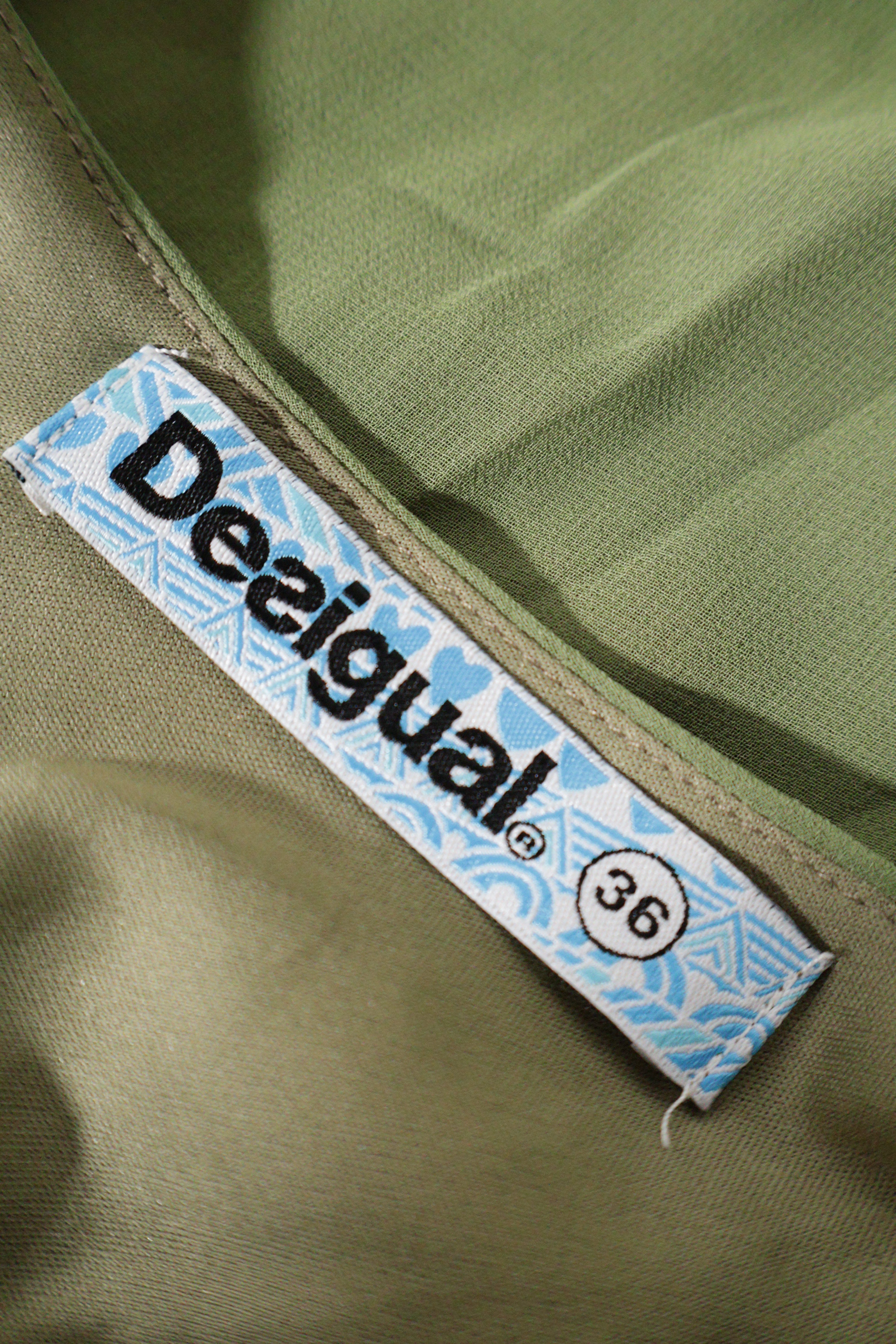 Eticheta marime si compozitie (rotita dreapta) - Rochie - Desigual verde cu imprimeu floral si croială lejeră – S – Femei