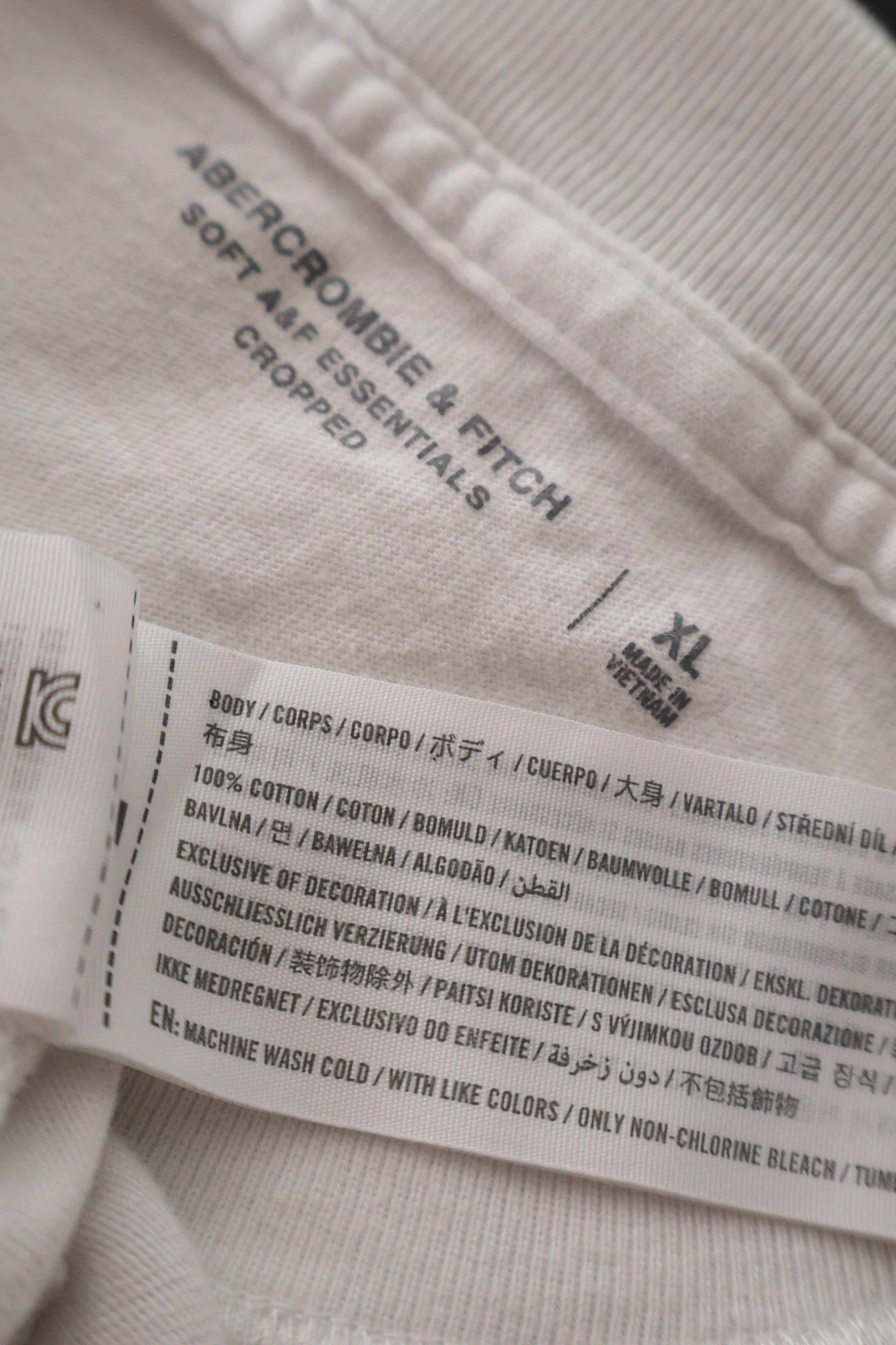 Eticheta marime si compozitie (rotita dreapta) - Tricou - Abercrombie&Fitch alb din bumbac cu croială relaxată – XL – Femei