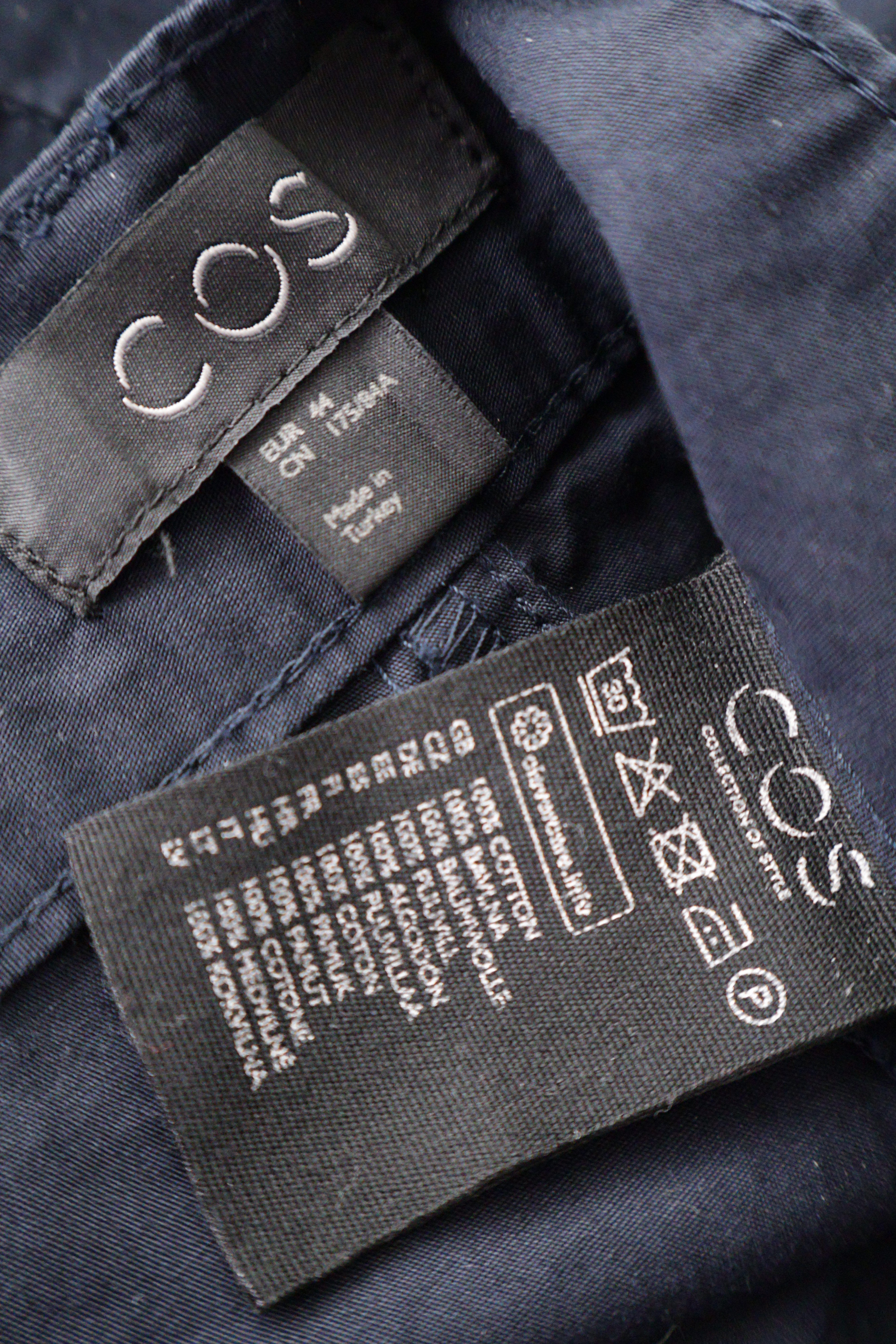 Eticheta marime si compozitie (rotita dreapta) - Pantaloni - COS bleumarin din bumbac cu croială amplă – XL – Femei