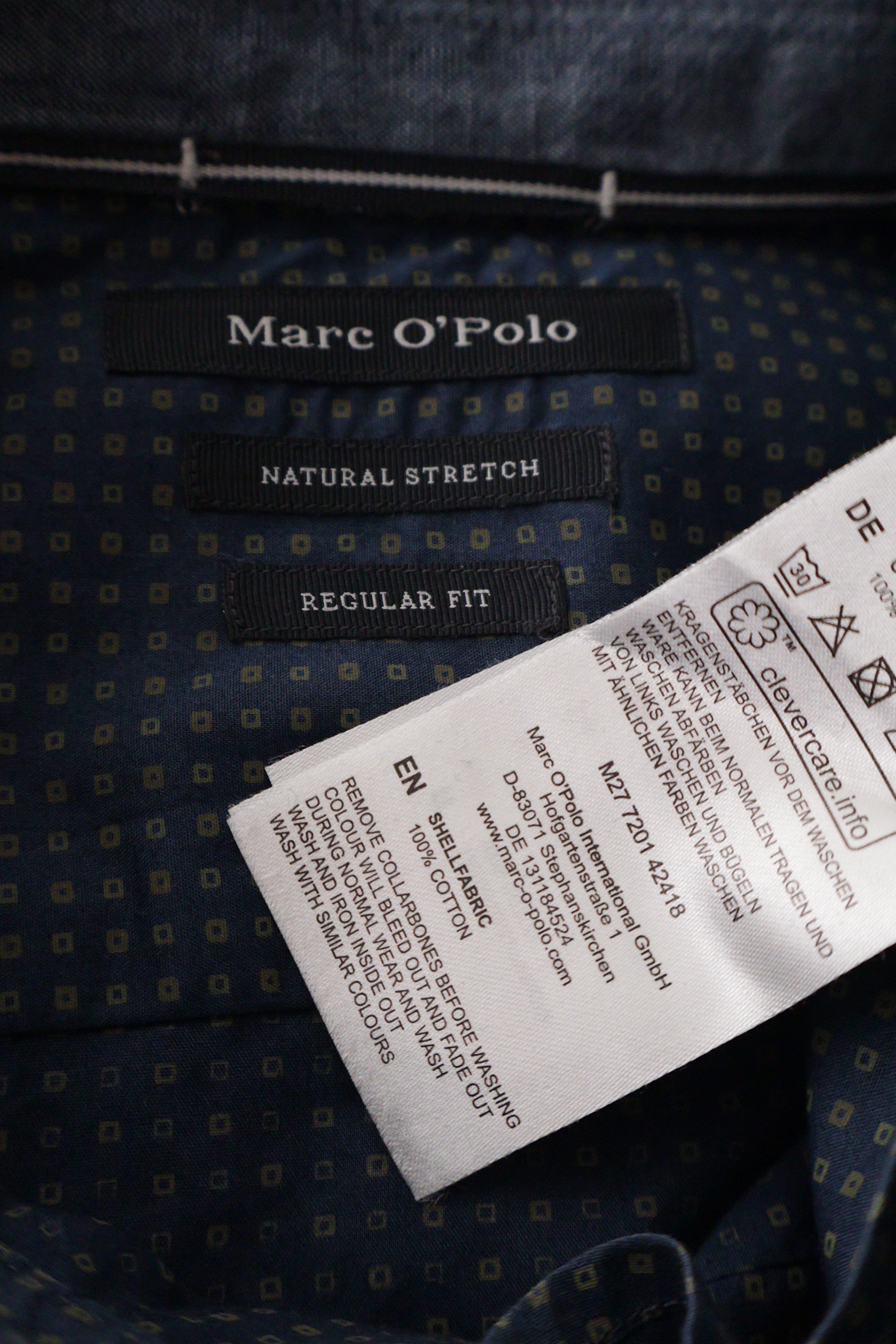 Eticheta marime si compozitie (rotita dreapta) - Cămașă - Marc O'Polo bleumarin din bumbac cu microimprimeu geometric – M – Bărbați