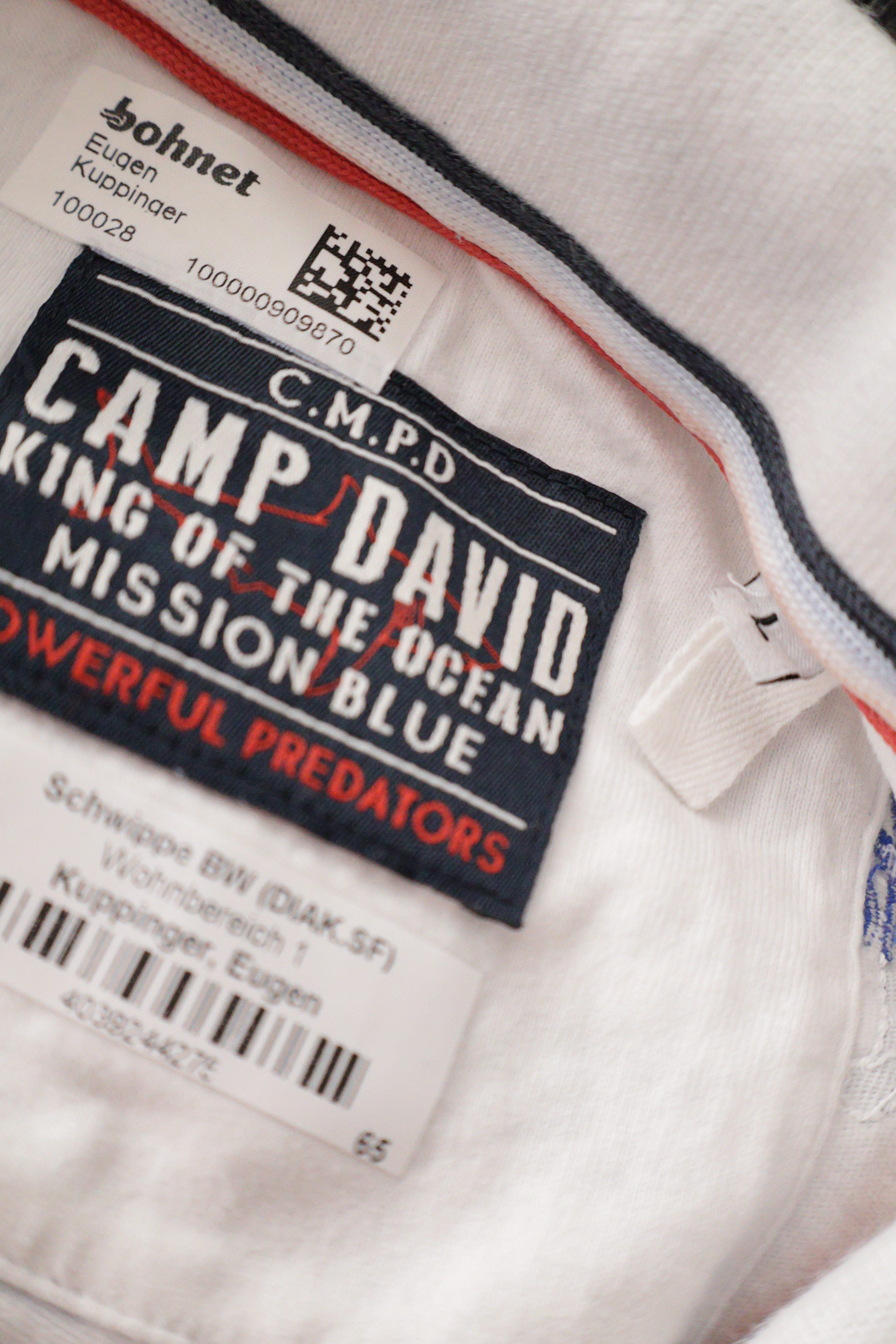 Eticheta marime si compozitie (rotita dreapta) - Tricou - Camp David alb cu imprimeu grafic si guler contrastant – L – Bărbați