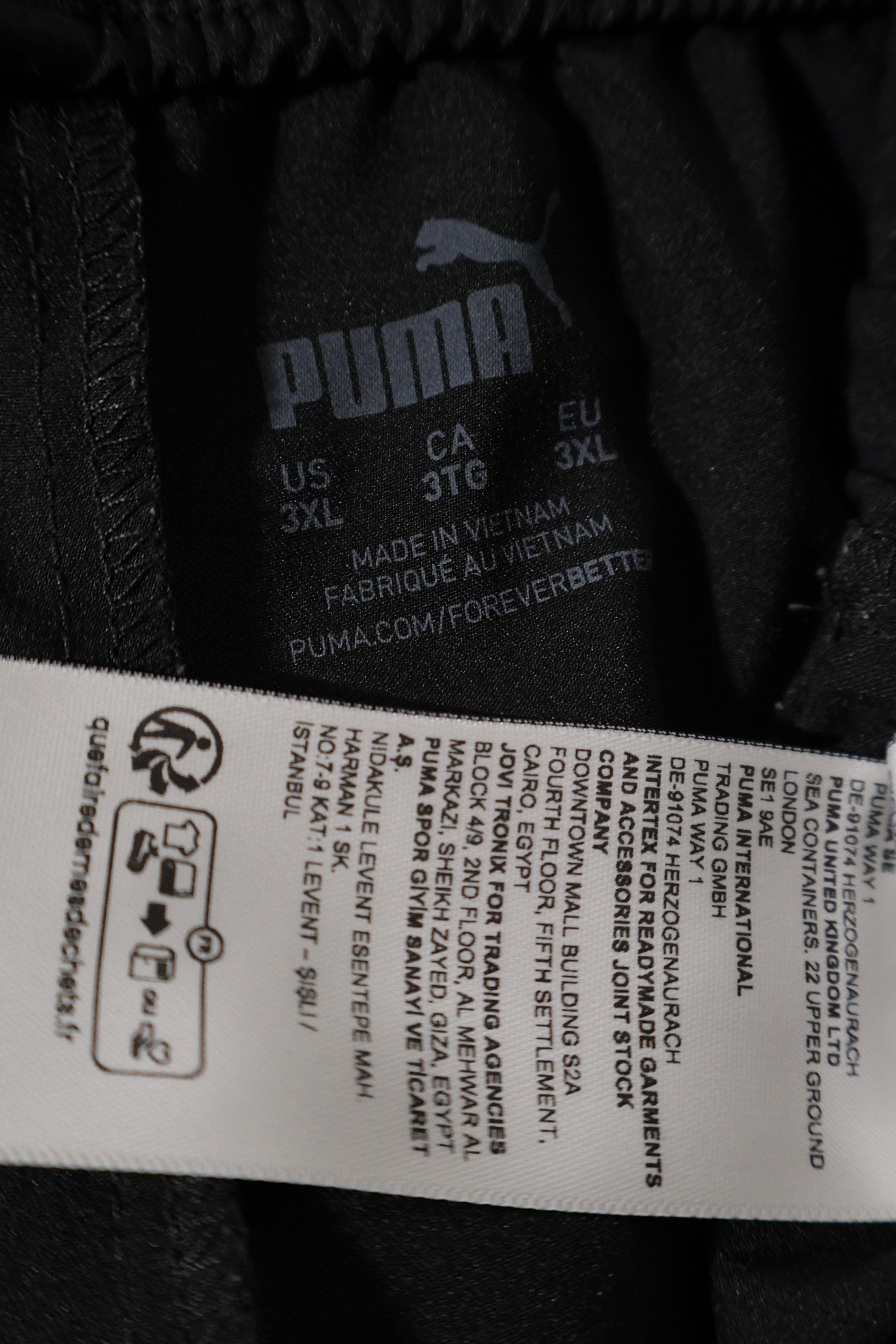 Eticheta marime si compozitie (rotita dreapta) - Pantaloni scurți - PUMA negre din material sintetic cu croială sport – 3XL – Bărbați