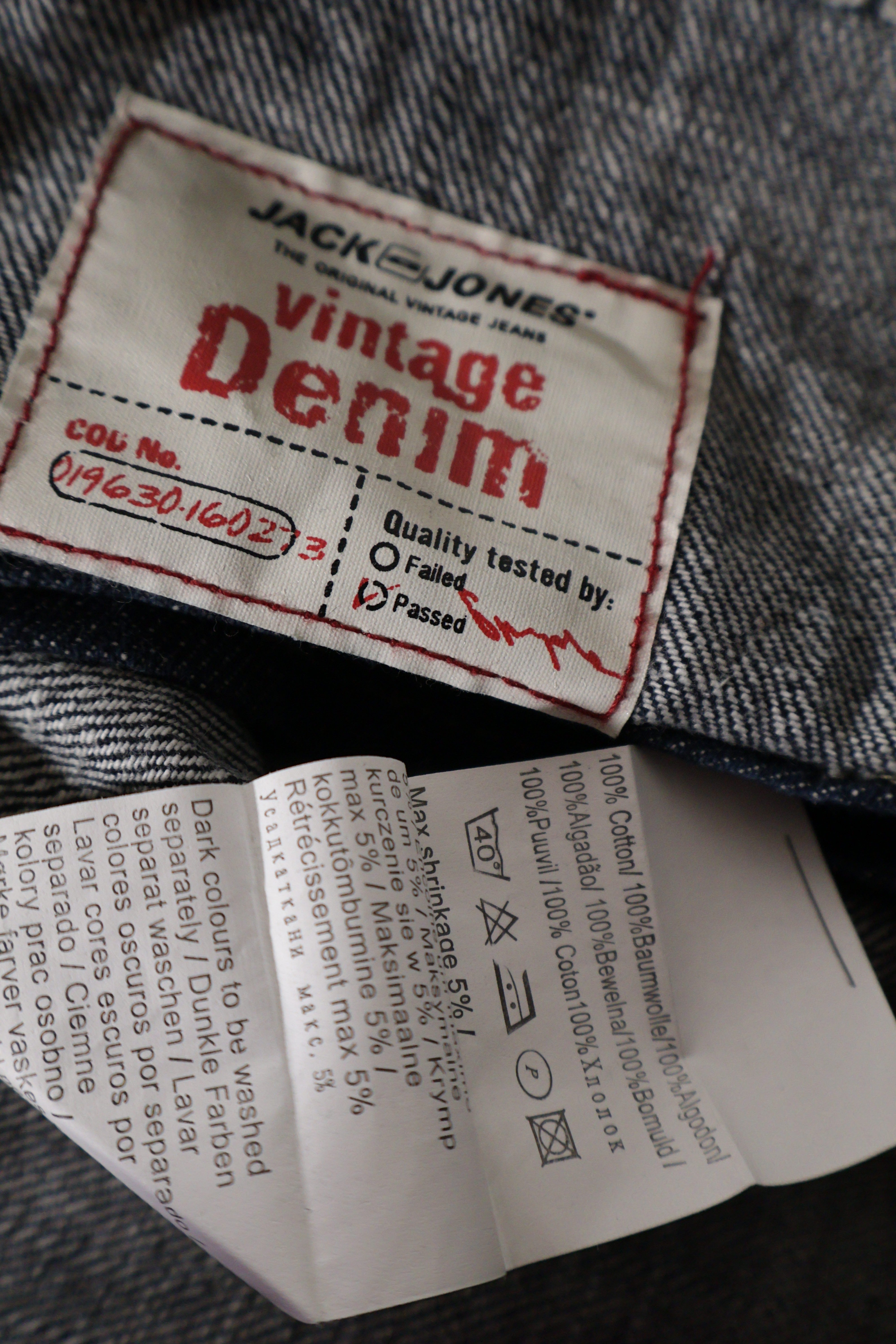 Eticheta marime si compozitie (rotita dreapta) - Tricou - JACK&JONES din denim spalat cu croiala simpla – L – Femei