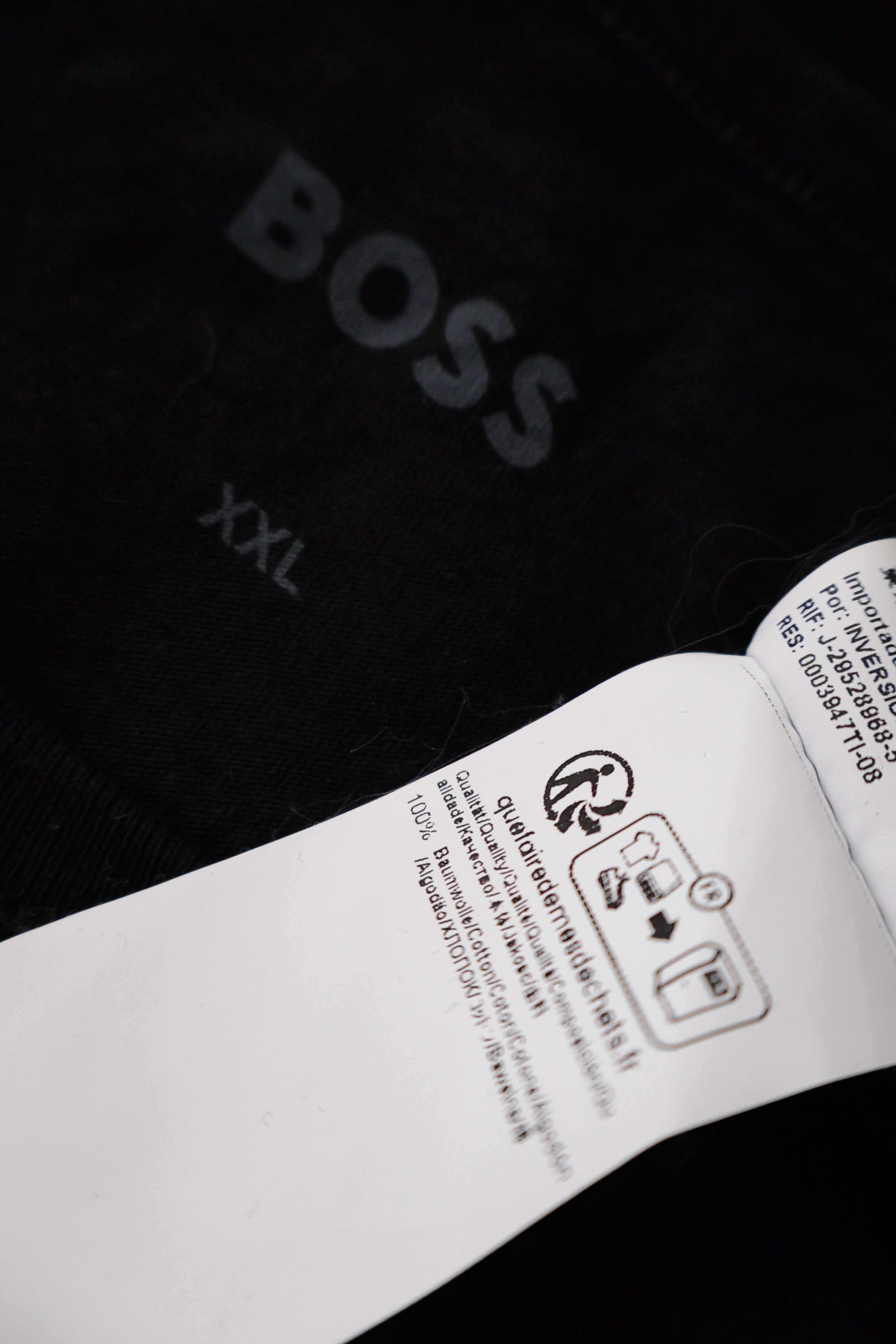 Eticheta marime si compozitie (rotita dreapta) - Tricou - Hugo Boss negru din bumbac cu croială simplă – XXL – Bărbați