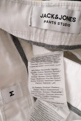Eticheta marime si compozitie (rotita dreapta) - Pantaloni scurți - Jack&Jones albi din bumbac cu croială relaxată – M – Bărbați