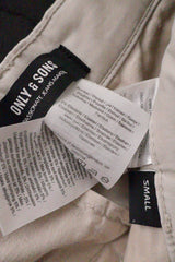 Eticheta marime si compozitie (rotita dreapta) - Pantaloni scurți - ONLY&SONS bej deschis din bumbac cu buzunare cargo – S – Bărbați