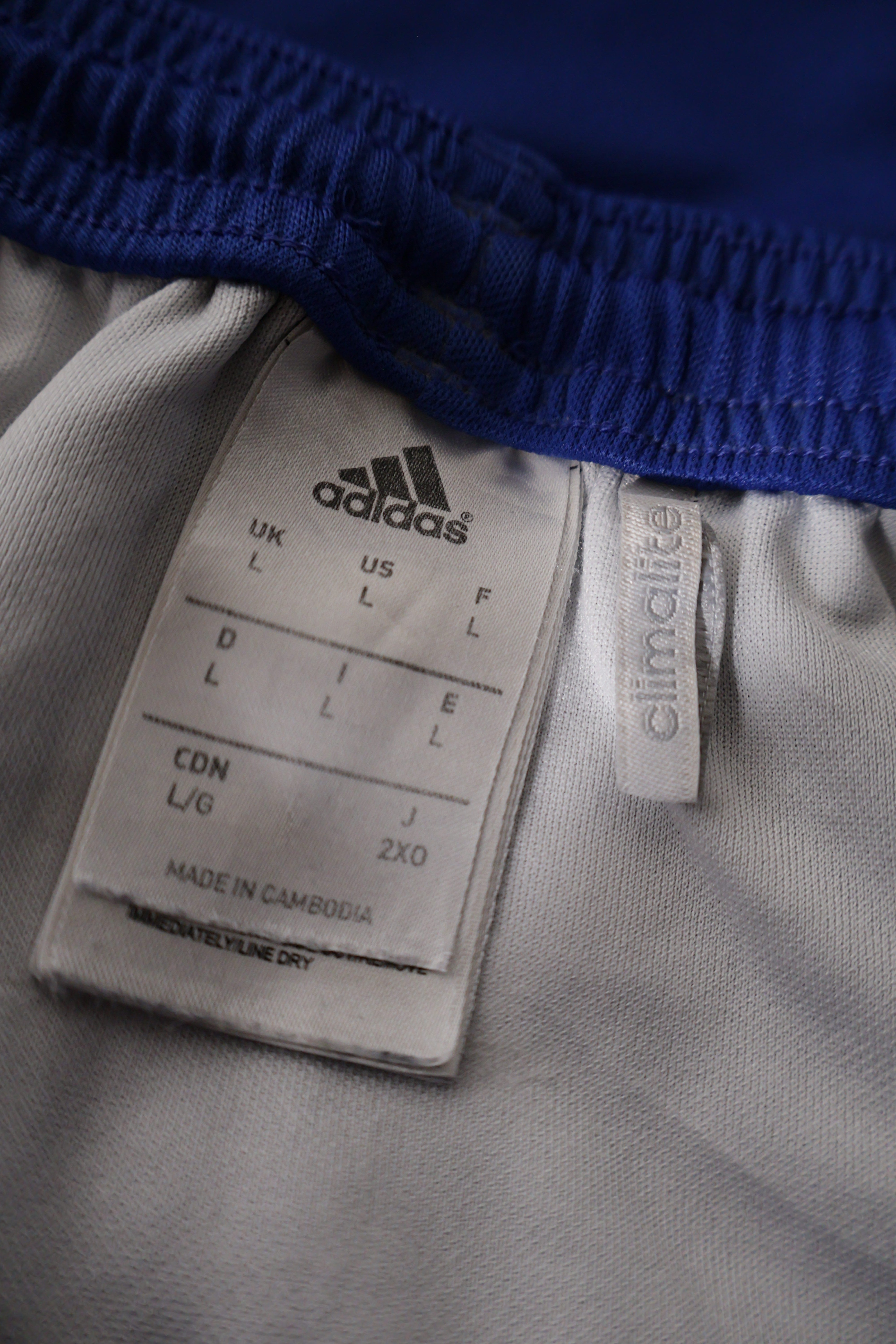 Eticheta marime si compozitie (rotita dreapta) - Pantaloni scurți - Adidas albaștri sport cu croială lejeră – L – Bărbați