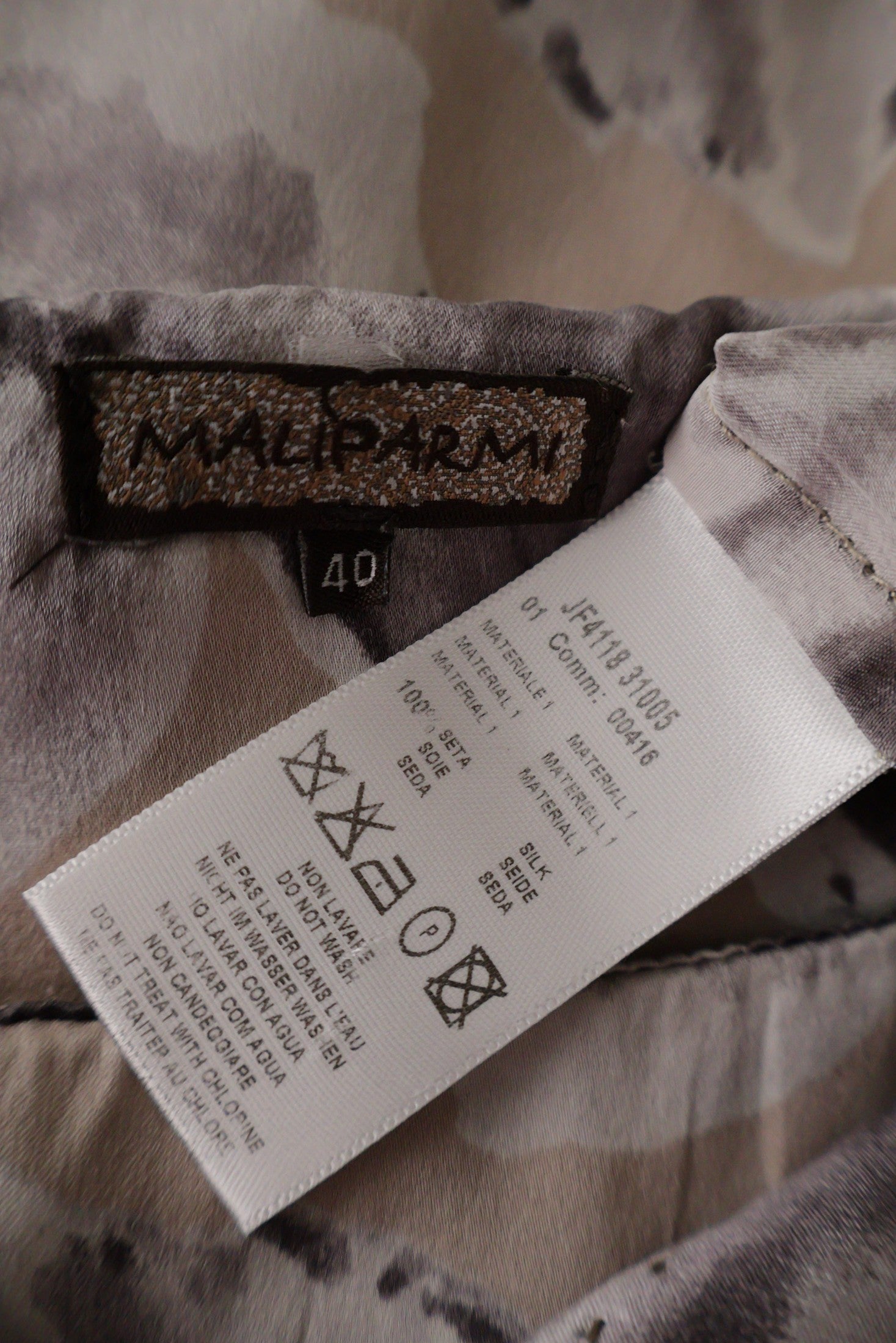 Rochie Premium bej, gri, negru mărime M etichetă mărime și compoziție second-hand premium