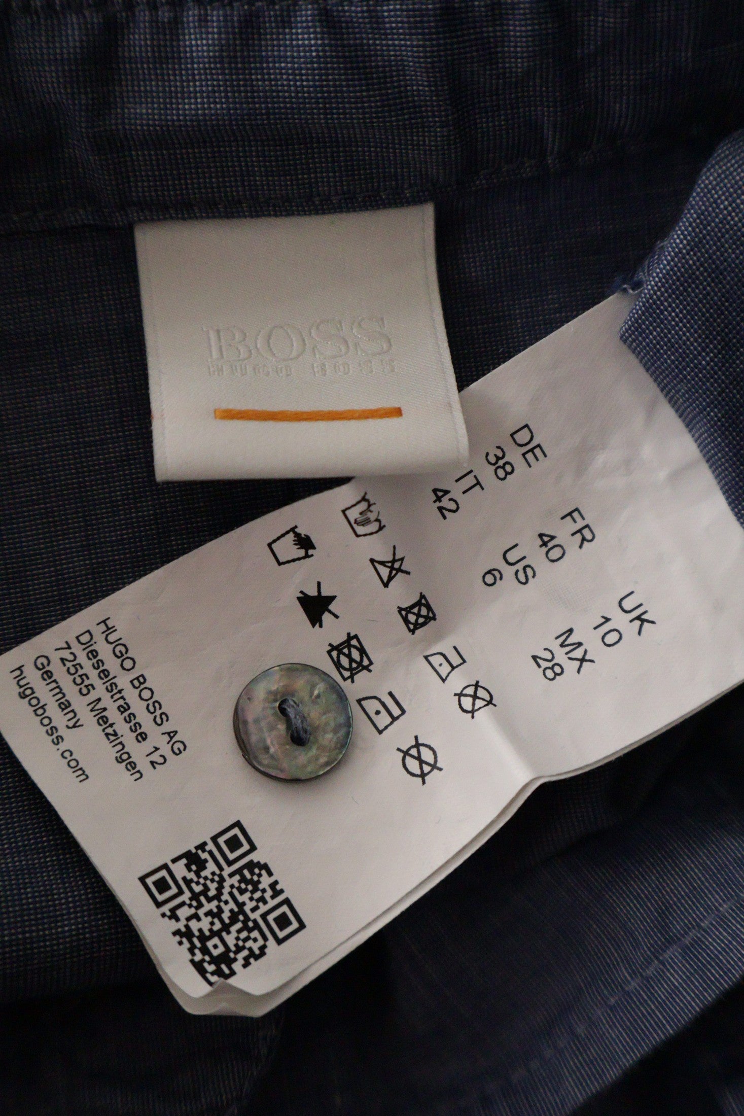 Camasa Hugo Boss albastru mărime M etichetă mărime și compoziție second-hand premium