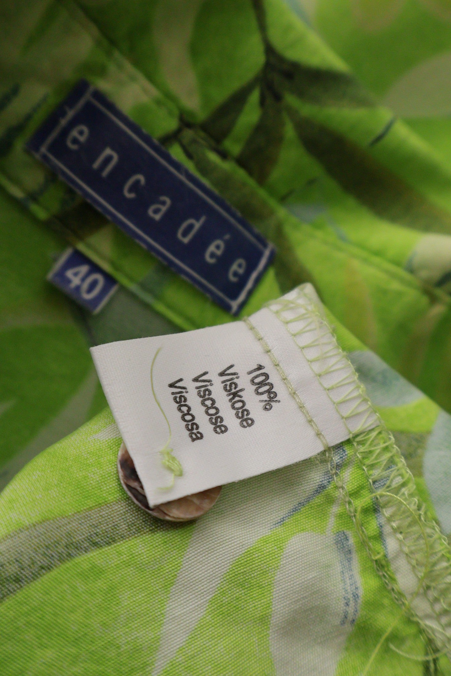 Camasa Encadee verde lime cu imprimeu floral-botanic mărime M etichetă mărime și compoziție second-hand premium