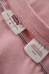 Tricou Levi's roz mărime M etichetă mărime și compoziție second-hand premium