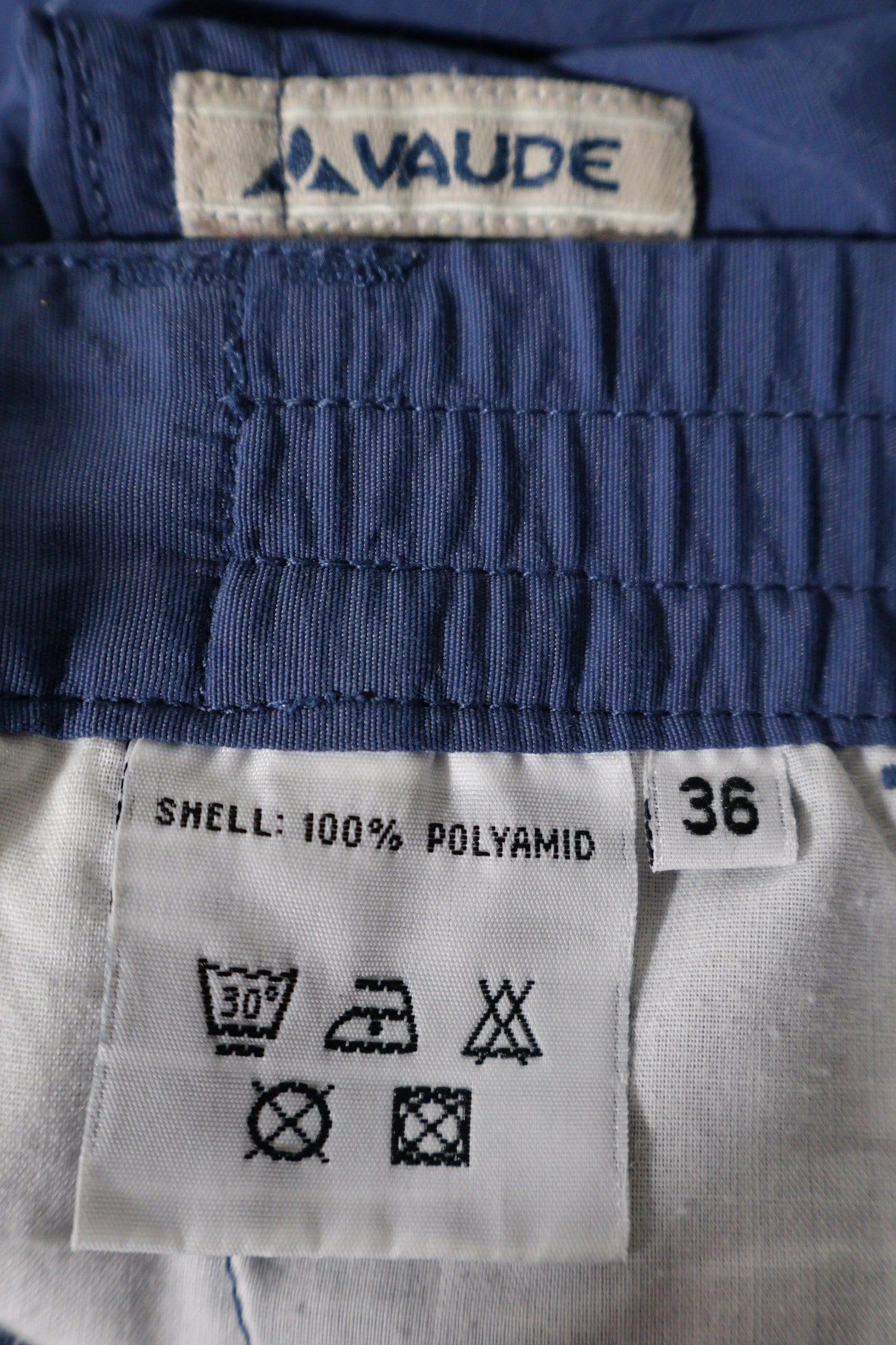 Pantaloni scurti VAUDE albastru mărime S etichetă mărime și compoziție second-hand premium