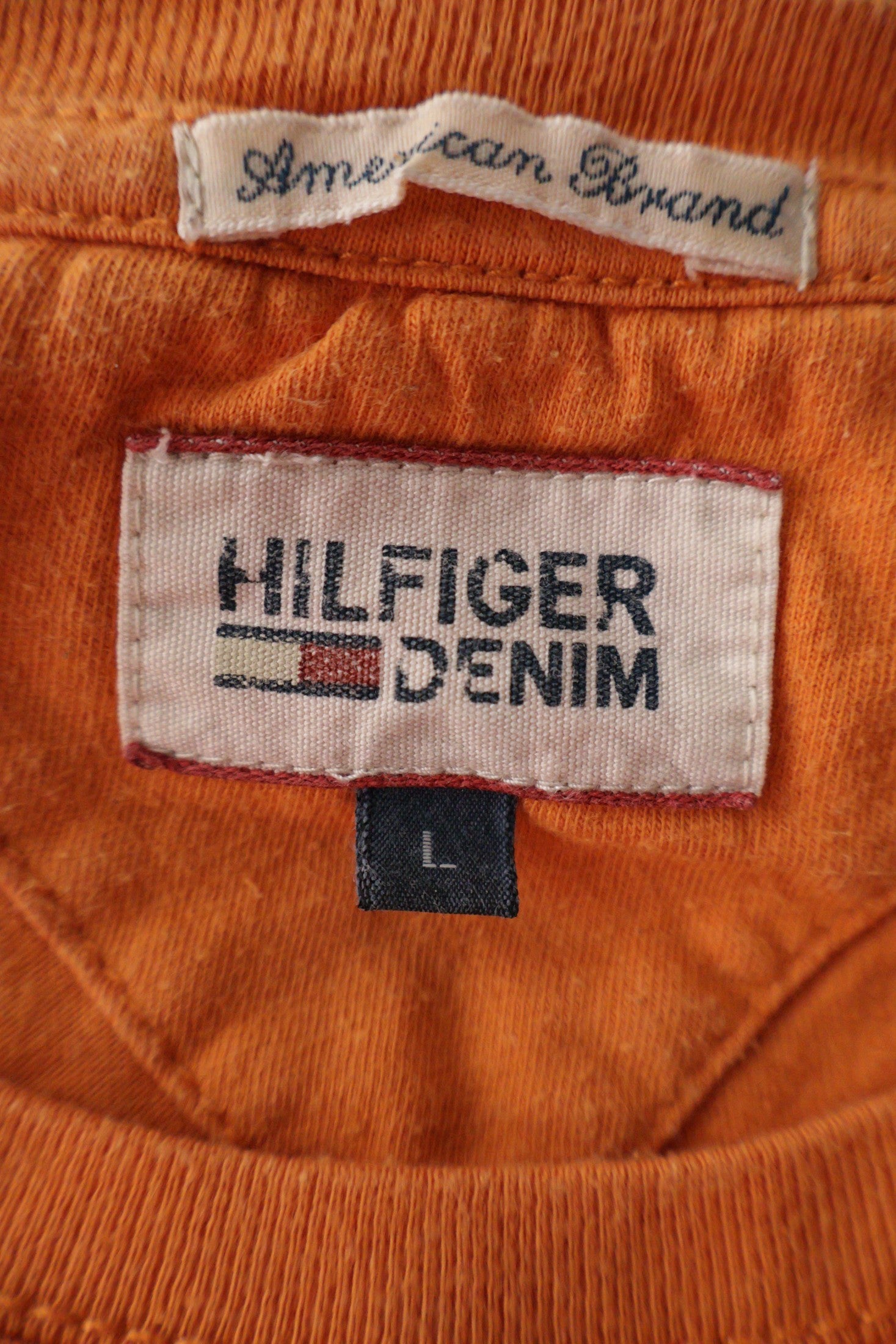 Tricou Hilfiger Denim portocaliu mărime L etichetă mărime și compoziție second-hand premium