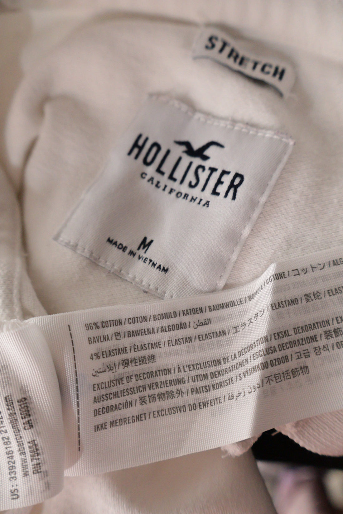 Tricou Hollister alb mărime M etichetă mărime și compoziție second-hand premium